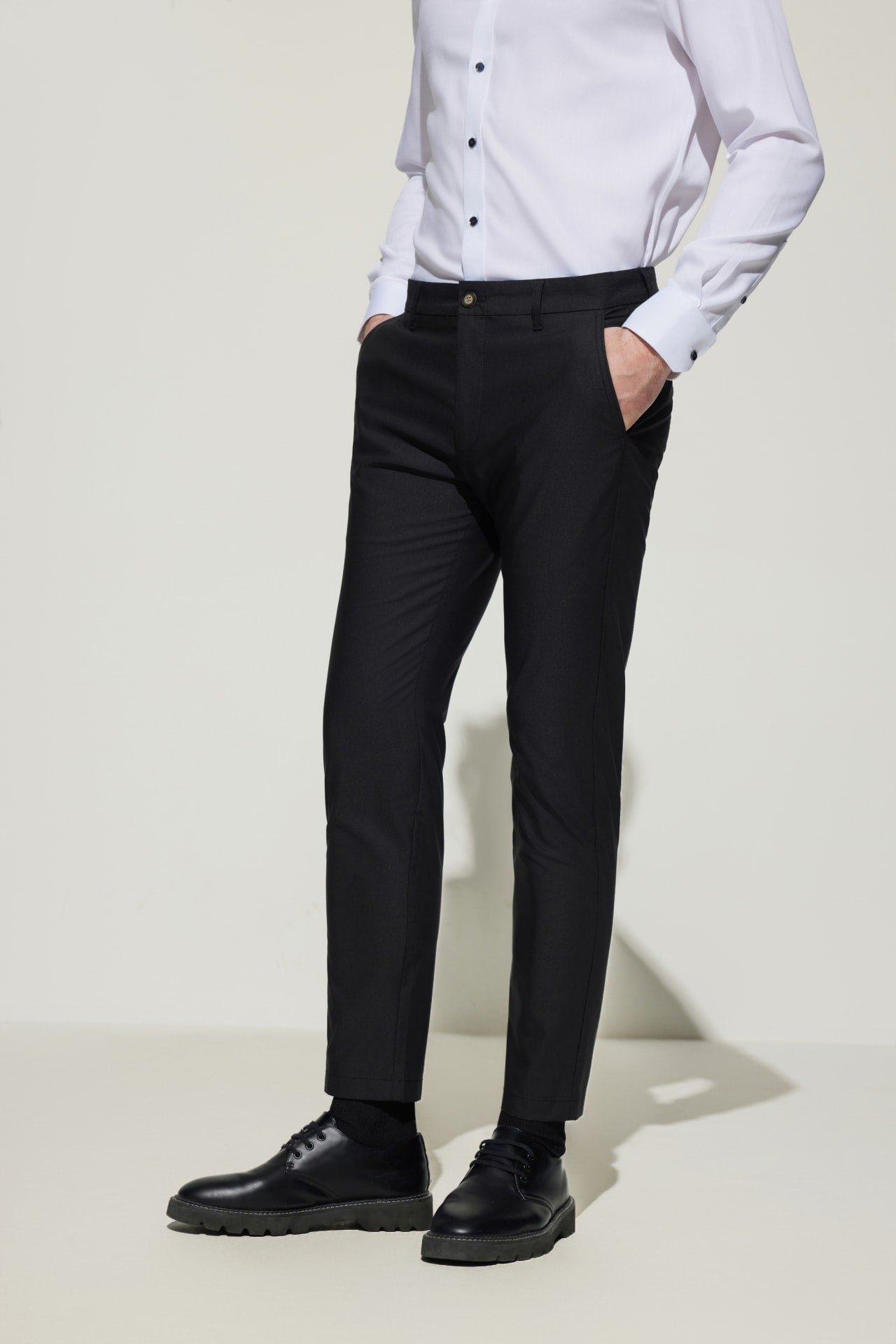 Cotton Blend Slim Tapered Fit Dobby Casual Pants